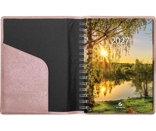 Raamatkalender Boss A5 PÄEV, spiraalköide, FASHION kaaned (BEEŽIKASROOSA) 00070/41646