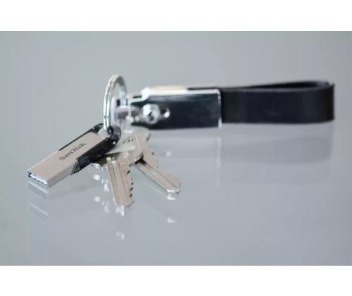 SanDisk Ultra Flair USB Flash Drive 64GB, USB-A 3.0, Black/Silver