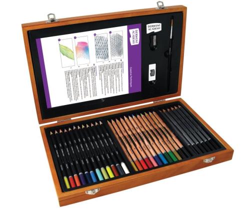 Kunstikomplekt DERWENT Academy puidust karbis