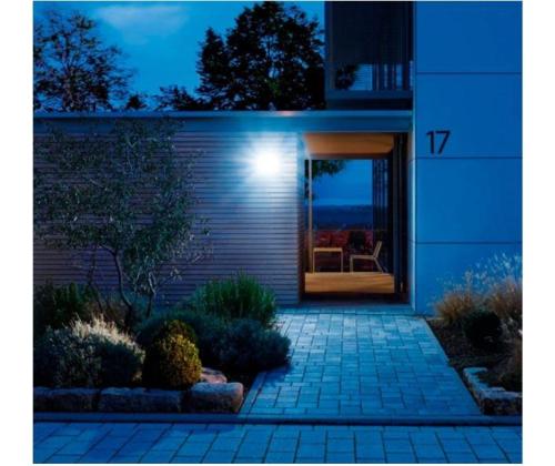 Lamp OLLO Power consumption 20 Watts Luminous flux 2000 Lumen 4000 K AC220-240V Beam angle 110...