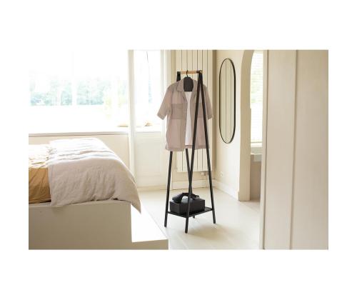 Brabantia, must - Riidepuu aurutile