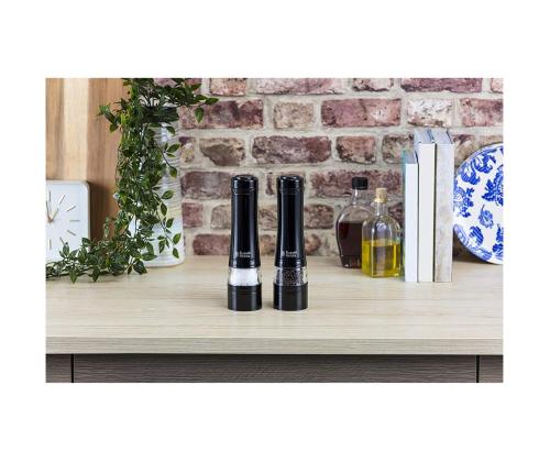 Soola- ja pipraveski Russell Hobbs