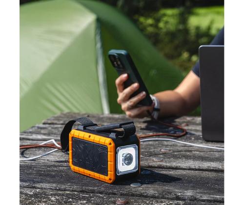 Xtorm XR204 Rugged Flashlight Powerbank, 40000 mAh, must / orange - Akupank